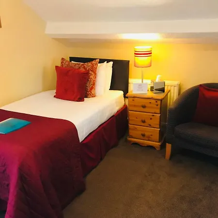 Cornerways Guest house 4*